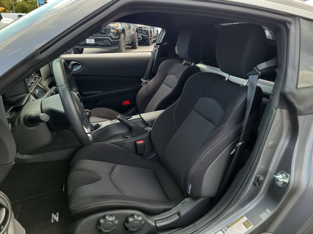 Used 2025 Nissan Z Sport w/ Floor Mat Package RWD image 18