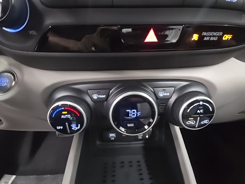 New 2026 Hyundai Venue SEL FWD image 34