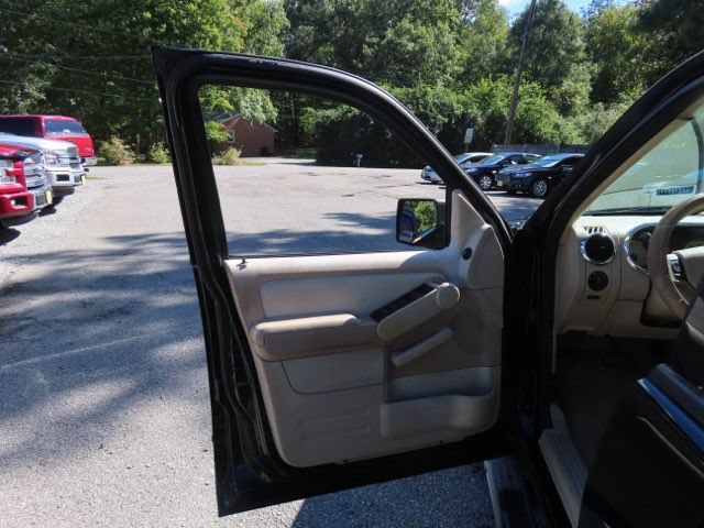 Used 2006 Ford Explorer Limited AWD/4WD image 16