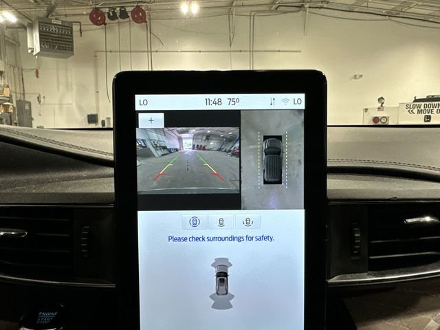 Used 2022 Ford Explorer Platinum w/ Equipment Group 601A AWD/4WD image 27