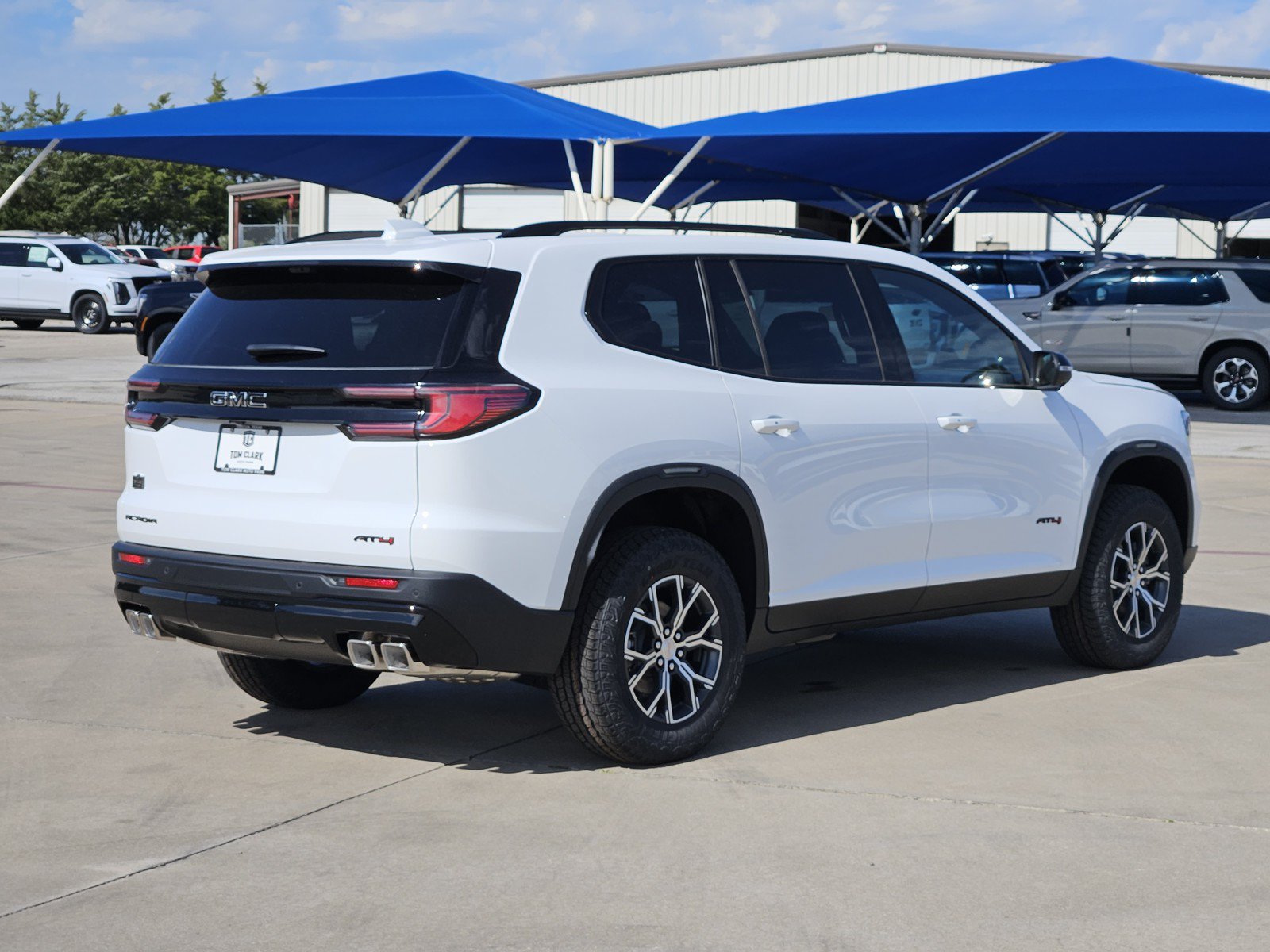New 2027 GMC Acadia AT4 w/ Luxury Package AWD/4WD image 4