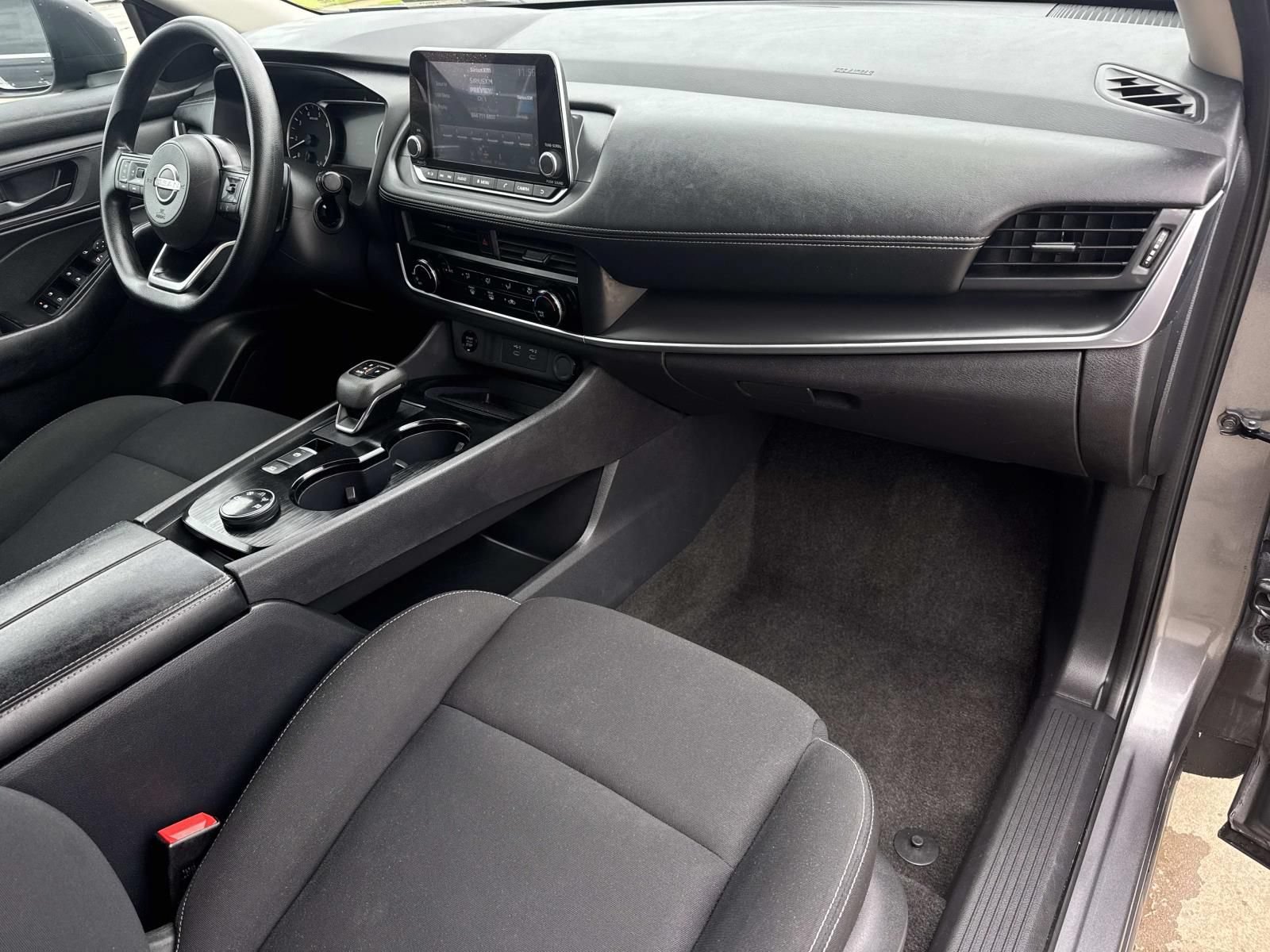 Used 2024 Nissan Rogue S AWD/4WD image 10
