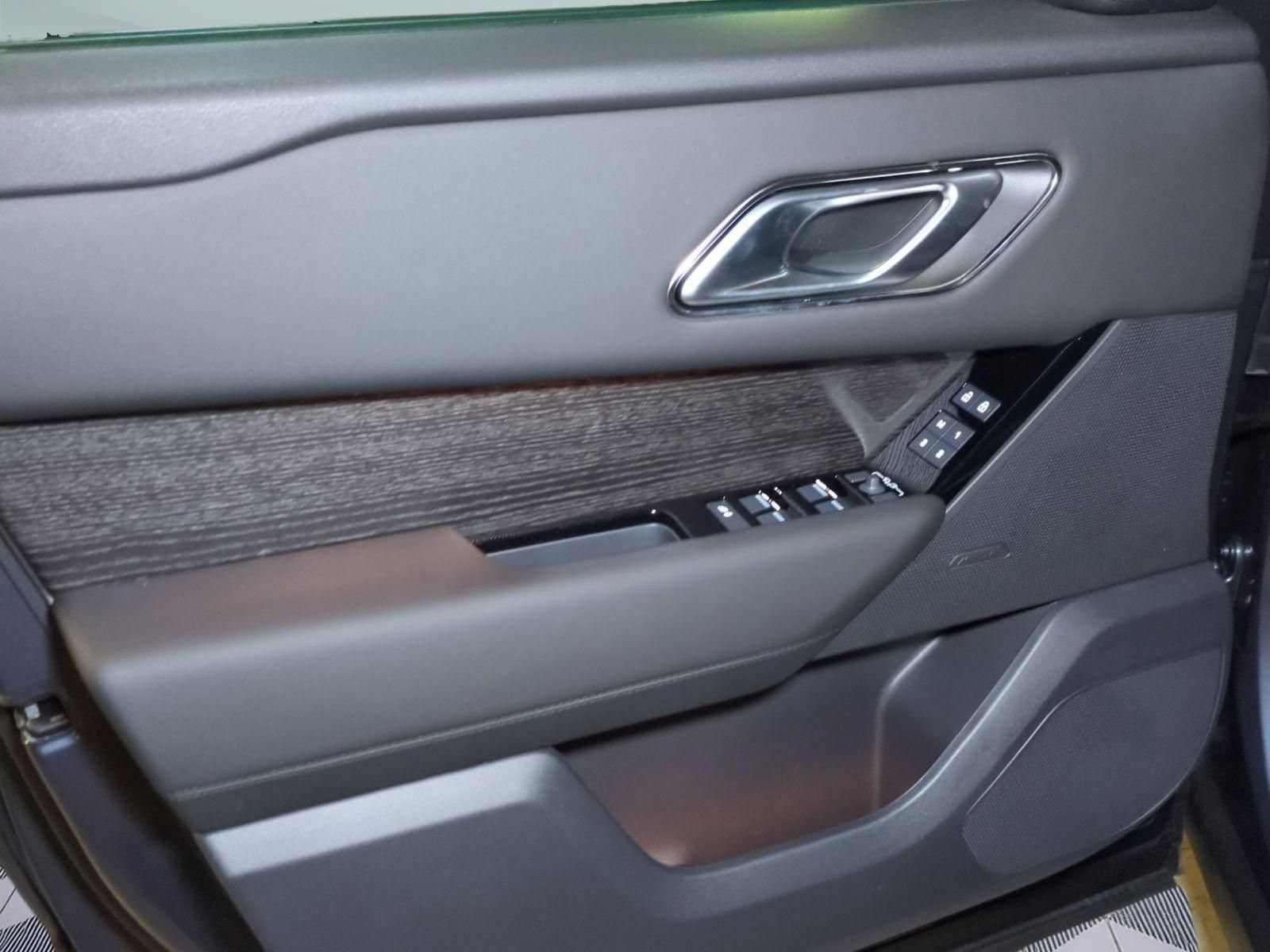 New 2026 Land Rover Range Rover Velar S AWD/4WD image 11