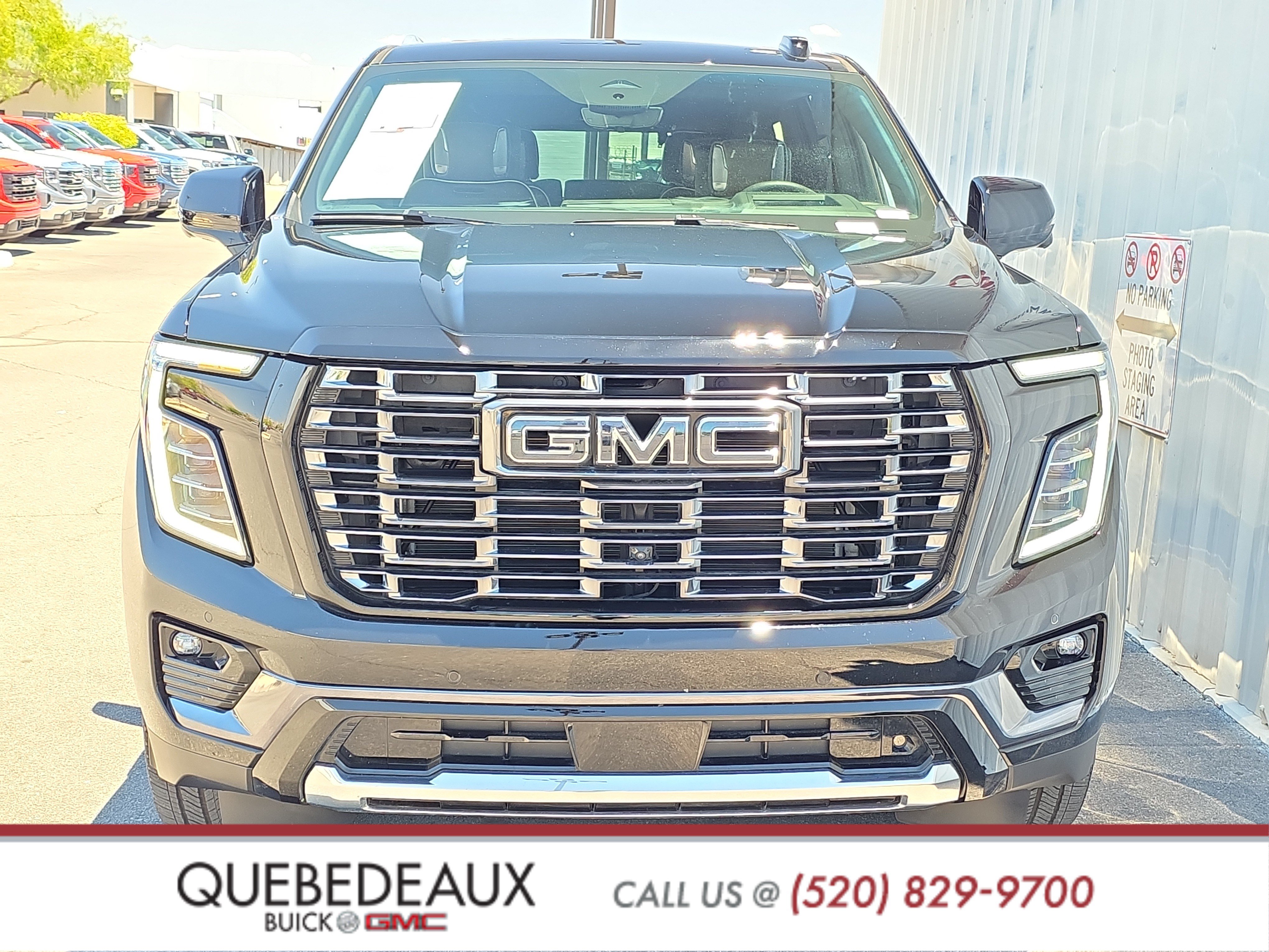 Used 2025 GMC Yukon Denali Ultimate AWD/4WD image 2