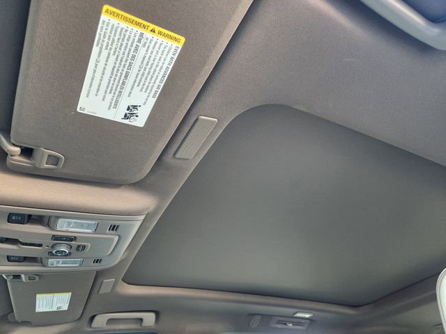 Used 2025 GMC Yukon XL Denali w/ Sun & Power Step Package image 22