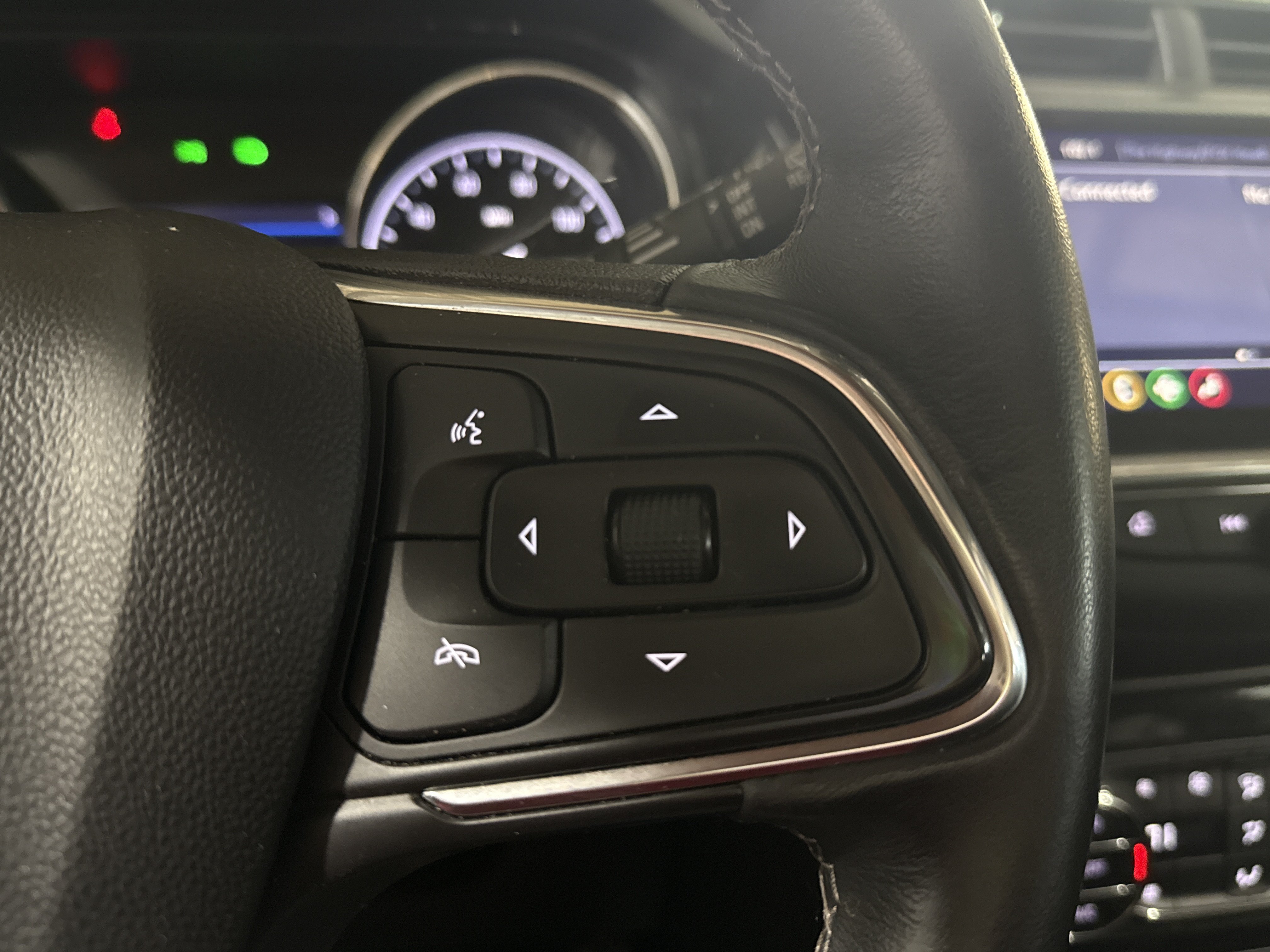 Used 2023 Buick Encore GX Select w/ Sport Touring Package FWD image 15