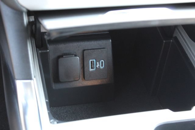 Used 2023 Ford Explorer XLT w/ Equipment Group 202A AWD/4WD image 27