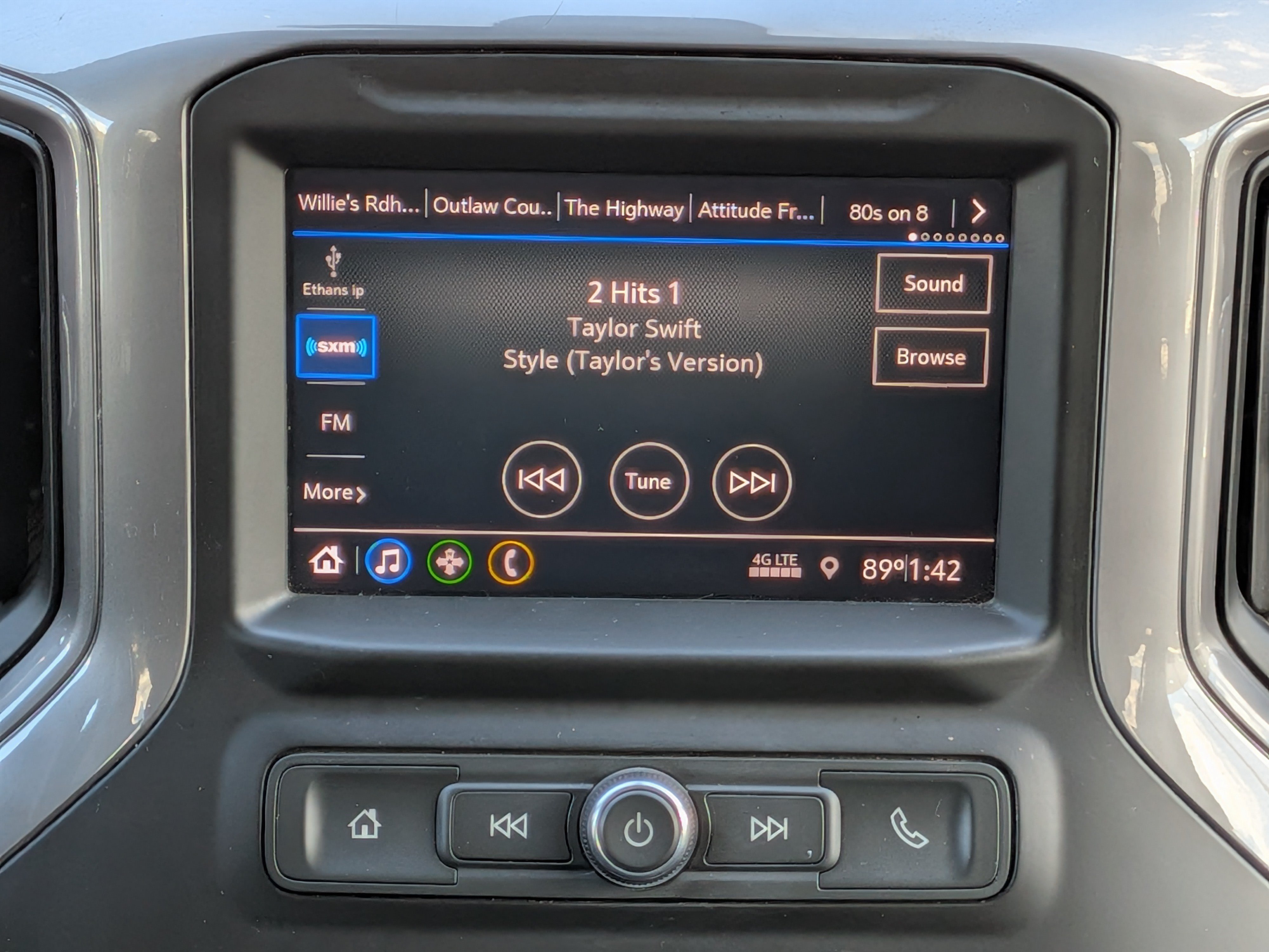 Certified 2020 Chevrolet Silverado 1500 Custom w/ Custom Value Package AWD/4WD image 19