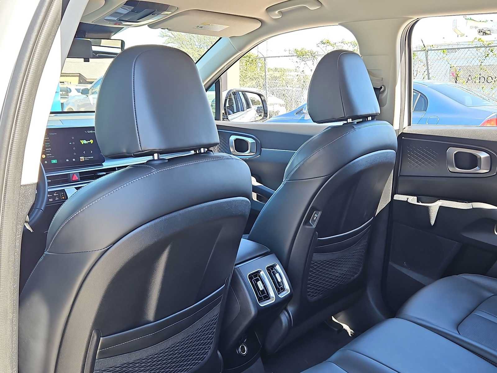Certified 2025 Kia Sorento S FWD image 18