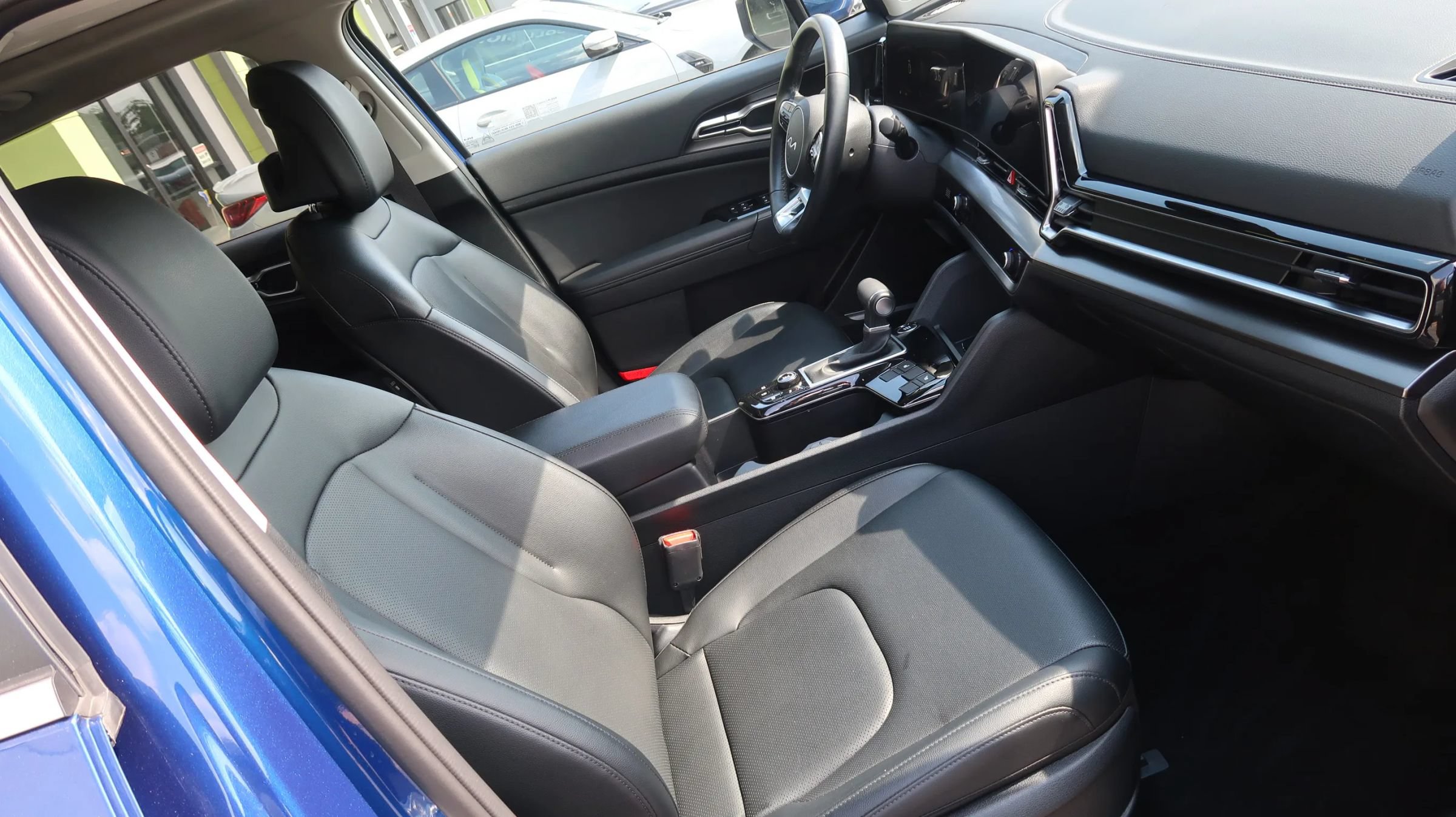 Used 2025 Kia Sportage EX w/ Premium Package AWD/4WD image 26