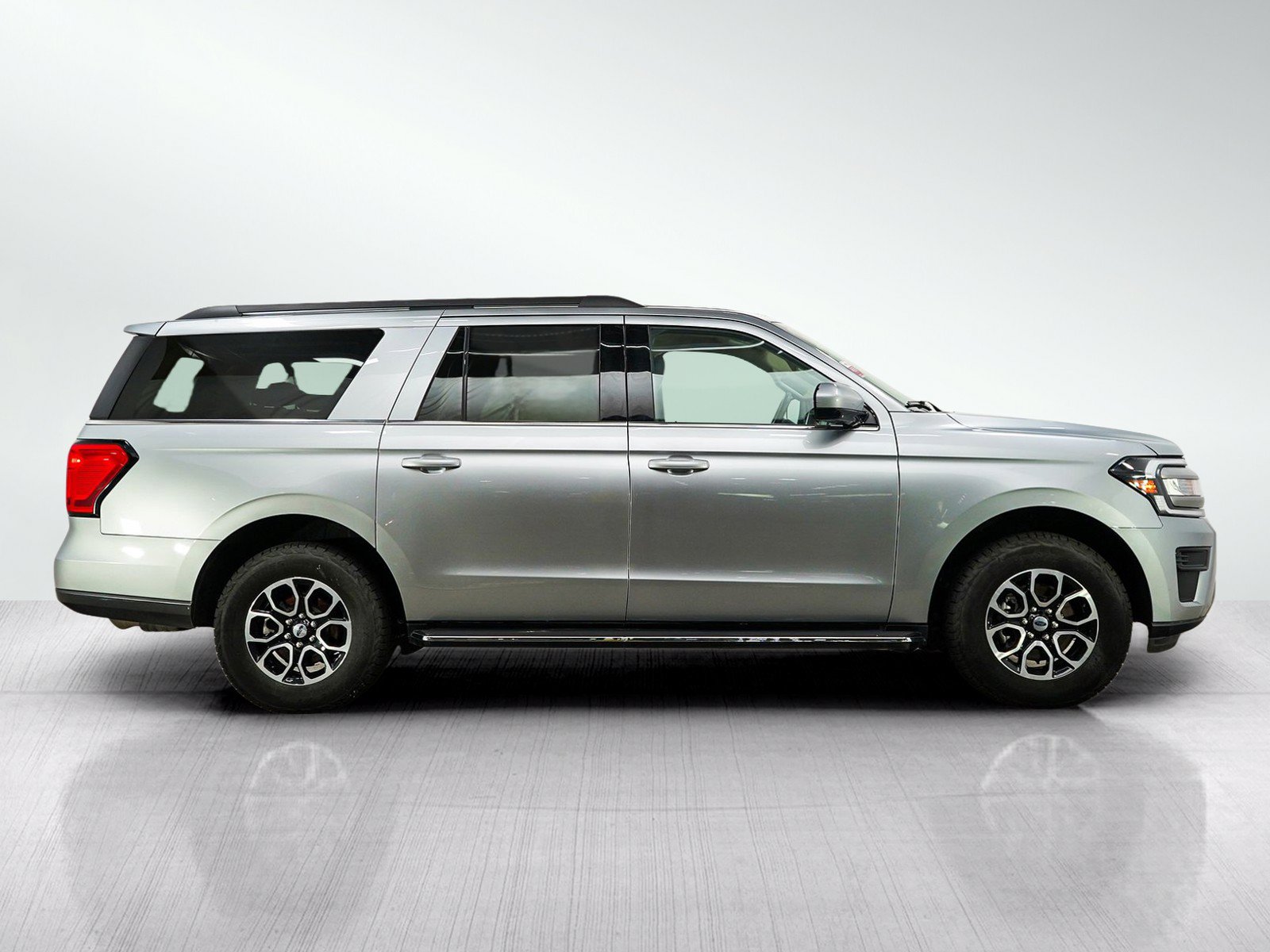 Used 2023 Ford Expedition Max XLT AWD/4WD image 6