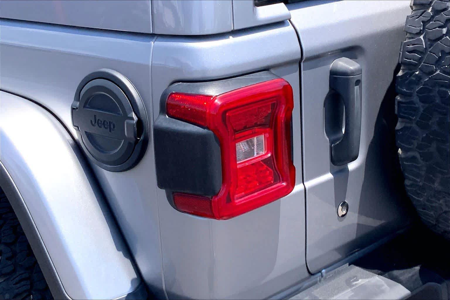 Used 2018 Jeep Wrangler Unlimited Rubicon AWD/4WD image 29