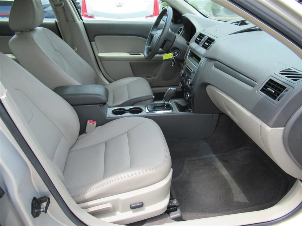 Used 2010 Ford Fusion SEL FWD image 10