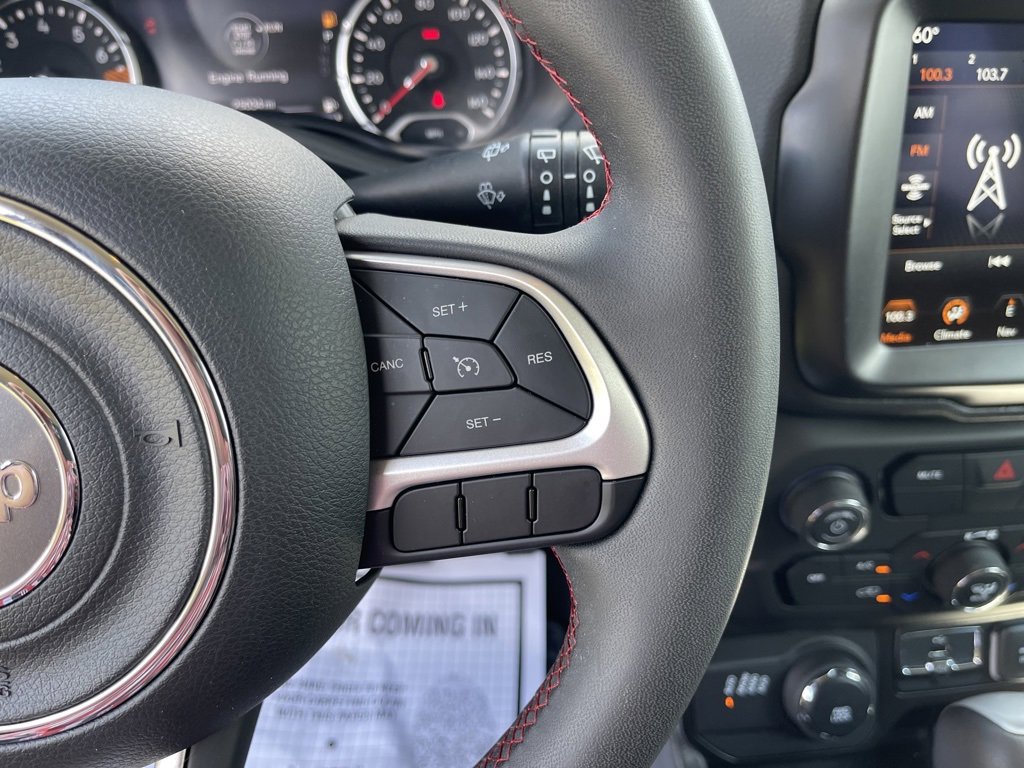 Used 2023 Jeep Renegade Latitude image 16