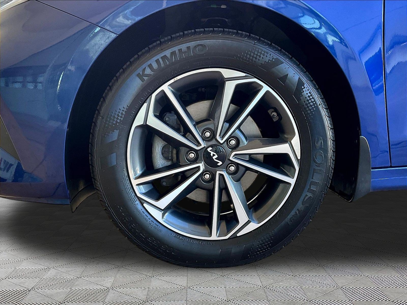 Used 2023 Kia Forte LXS w/ LXS Technology Package FWD image 30