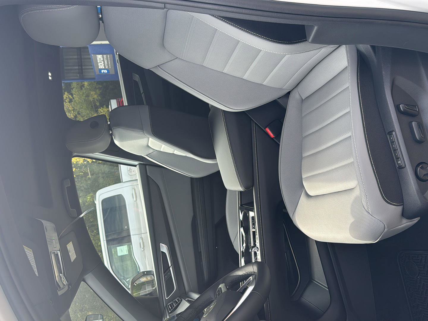 New 2026 Volkswagen Atlas Cross Sport SEL R-Line image 9