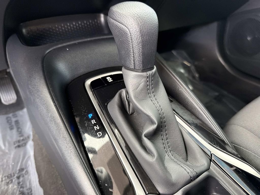 Used 2021 Toyota Corolla LE image 31