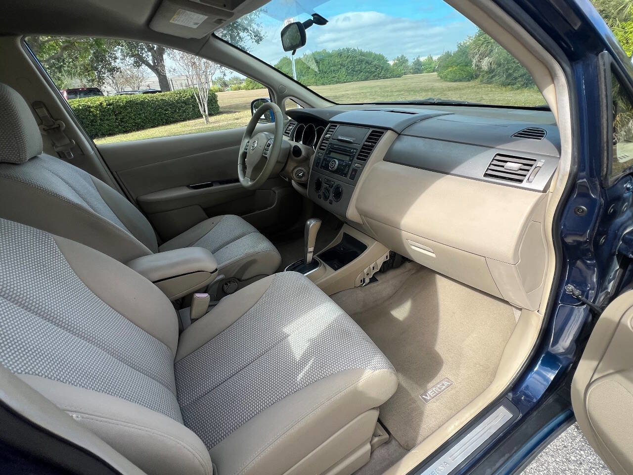 Used 2007 Nissan Versa 1.8 SL 4dr Hatchback (1.8L I4 w/ Convenience Pkg image 31