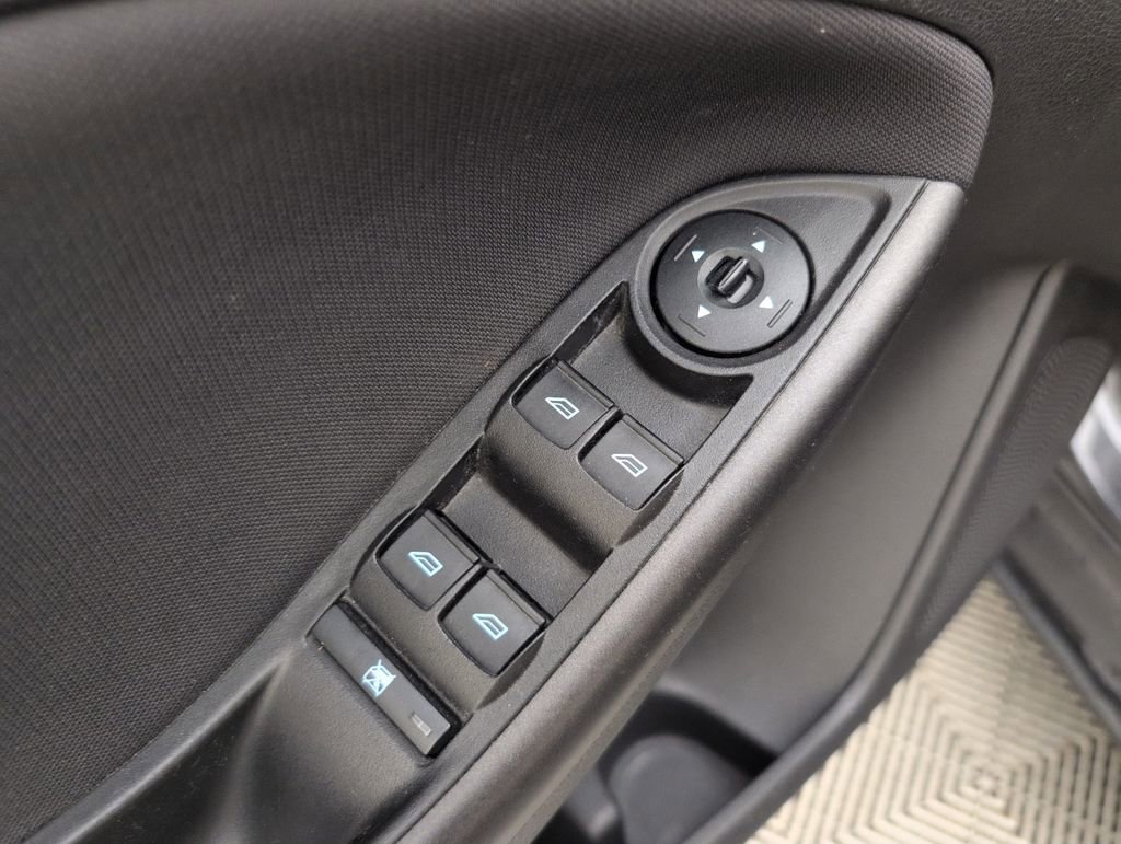 Used 2018 Ford Focus SEL w/ Cold Weather Package FWD image 34