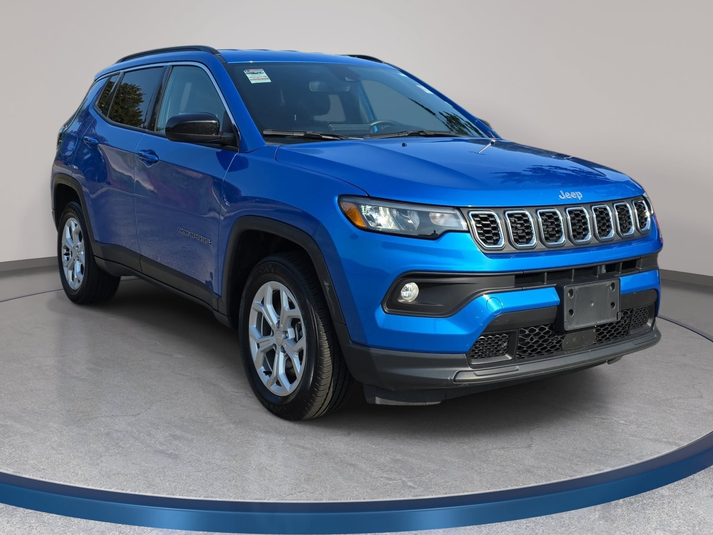 Certified 2024 Jeep Compass Latitude AWD/4WD image 3