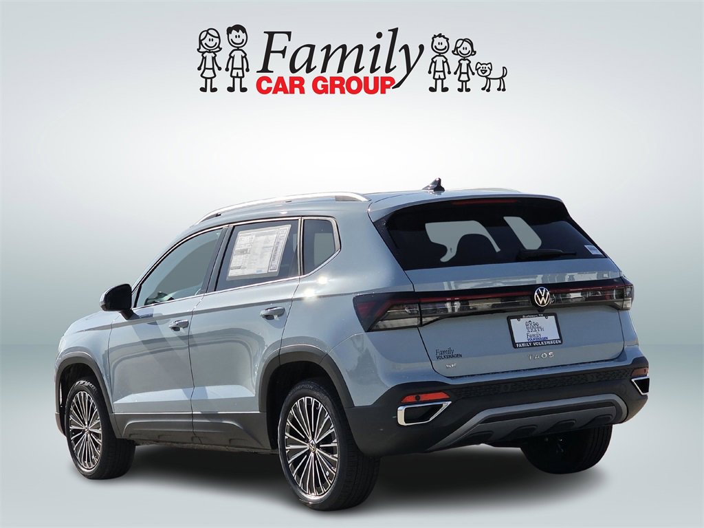New 2025 Volkswagen Taos SE image 3