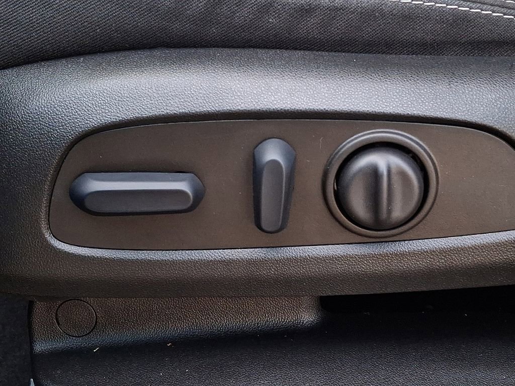 Certified 2022 GMC Terrain SLE w/ Driver Convenience Package image 26