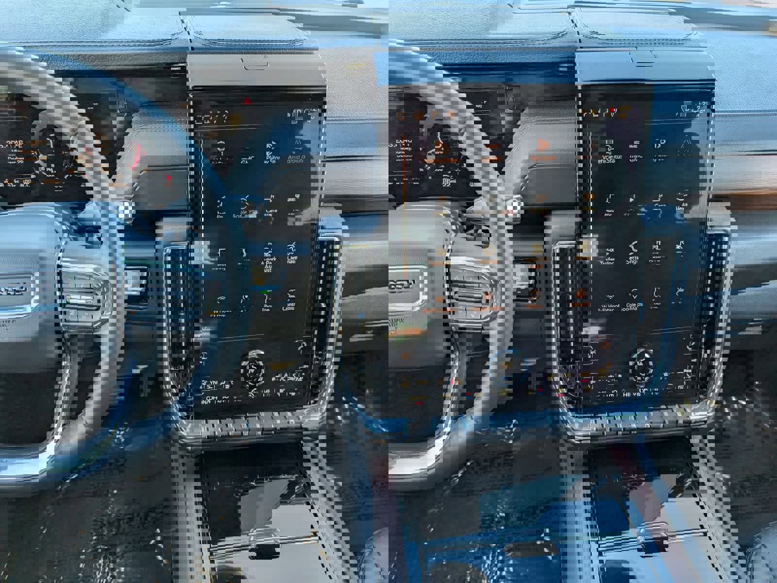 Certified 2025 GMC Yukon XL Denali w/ Sun & Power Step Package image 18