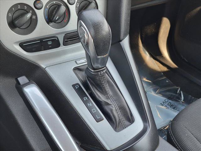 Used 2014 Ford Focus SE w/ SE Winter Package FWD image 11