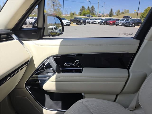 Used 2023 Land Rover Range Rover SE image 25