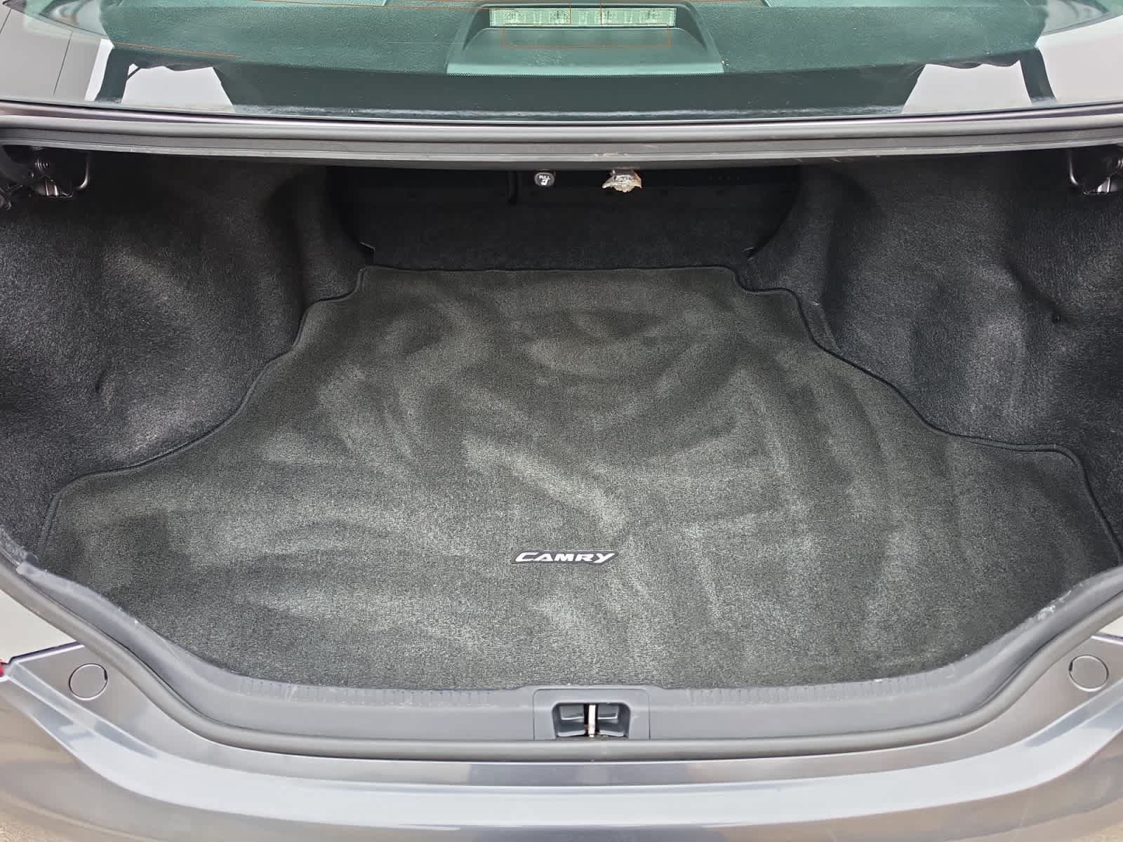 Used 2014 Toyota Camry SE FWD image 4