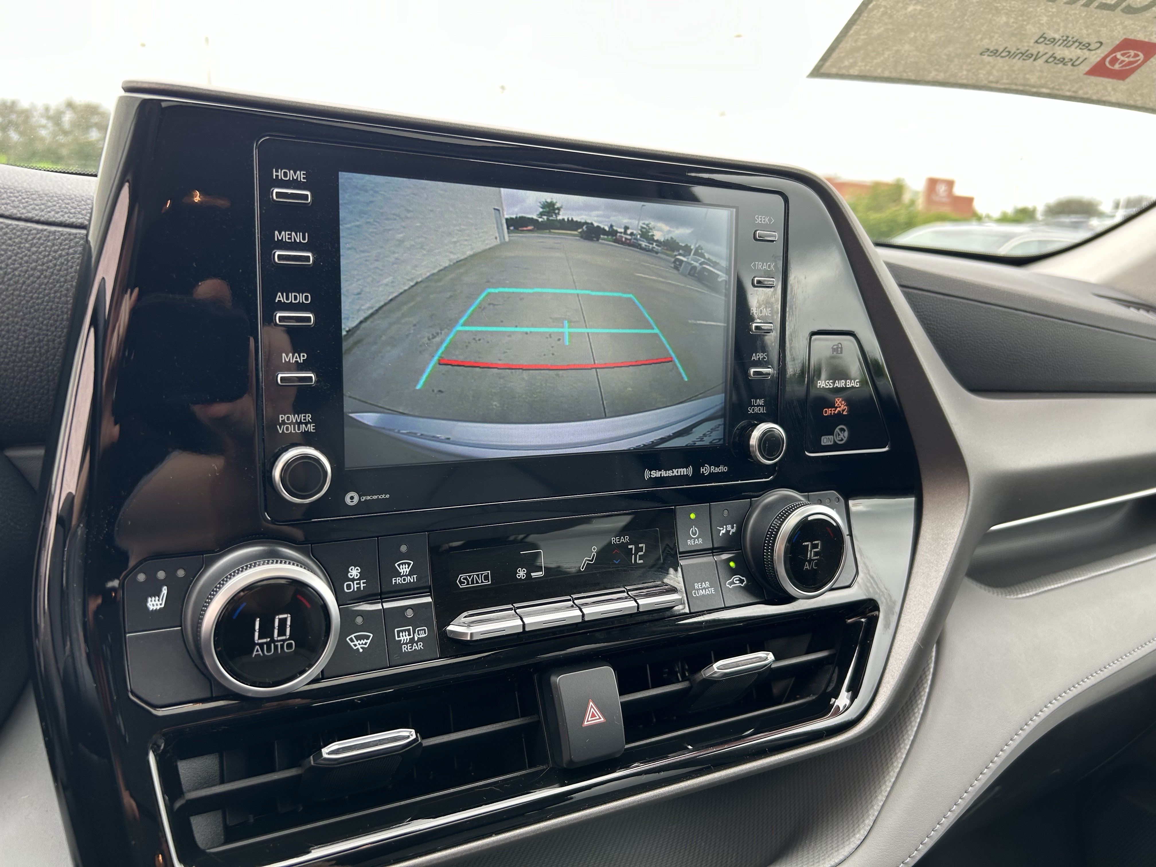 Certified 2020 Toyota Highlander XLE AWD/4WD image 29