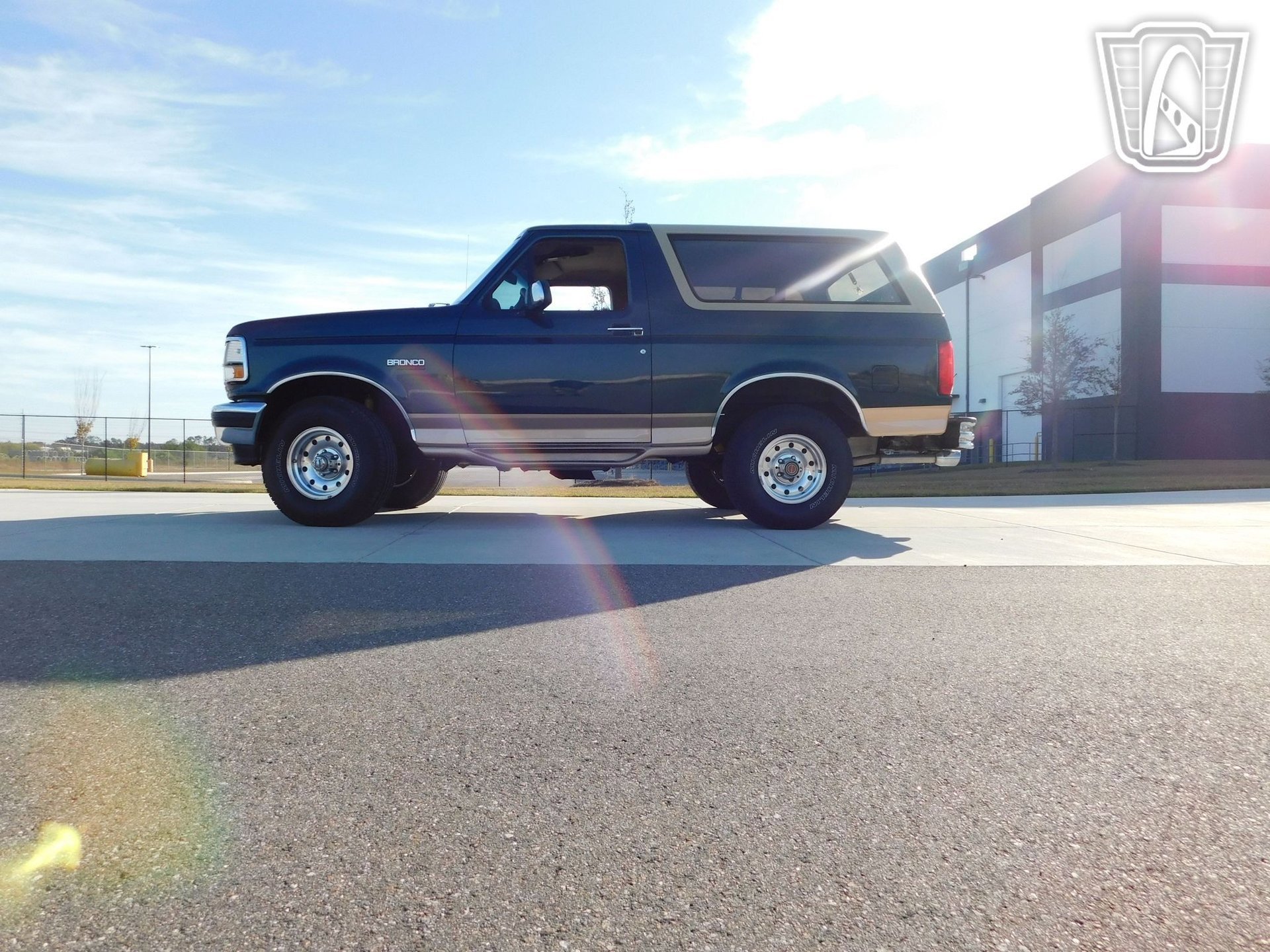 Used 1995 Ford Bronco XLT image 24