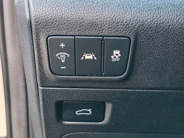 Used 2023 Kia K5 GT-Line image 12