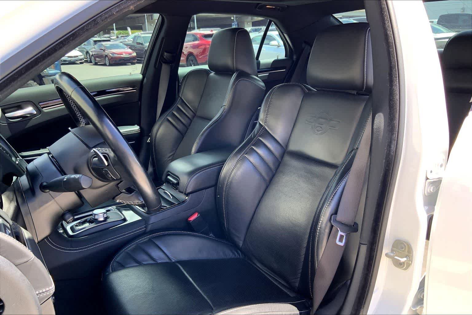 Used 2023 Chrysler 300 C RWD image 12