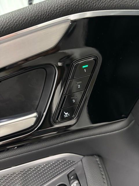 Certified 2025 Acura MDX SH-AWD image 14