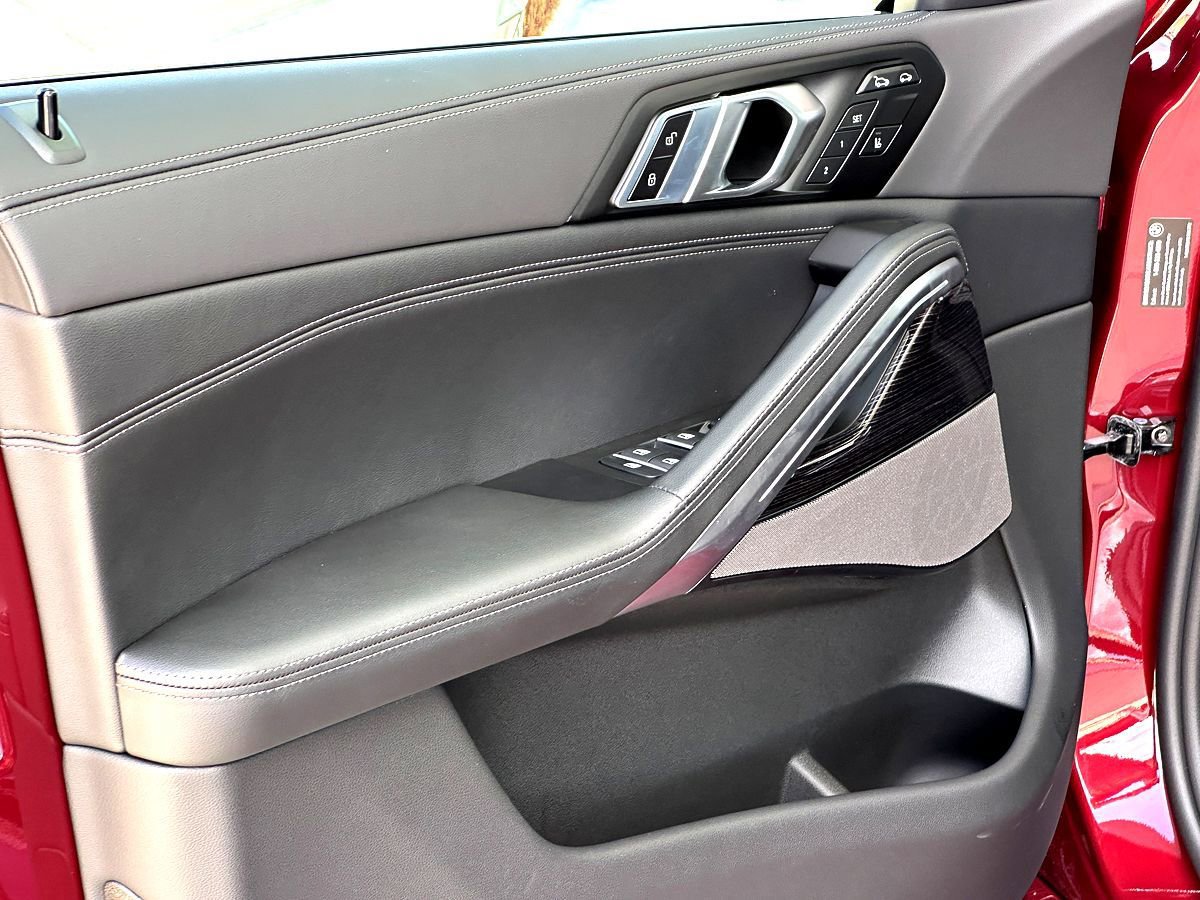 New 2026 BMW X6 xDrive40i w/ Climate Comfort Package image 11