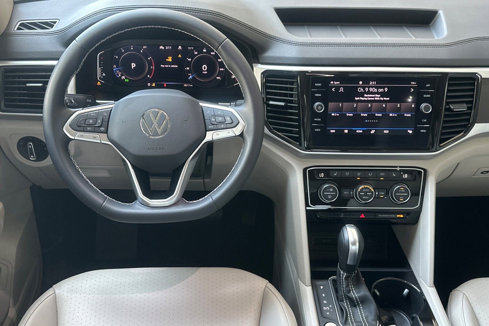 Used 2023 Volkswagen Atlas SE w/ Panoramic Sunroof Package AWD/4WD image 14