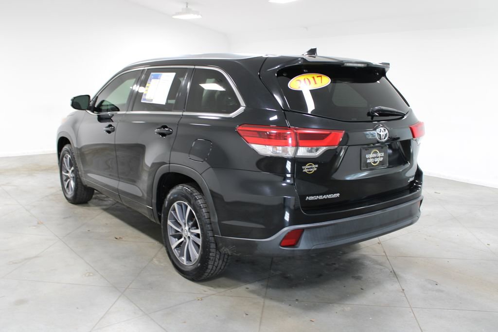Used 2017 Toyota Highlander XLE image 7