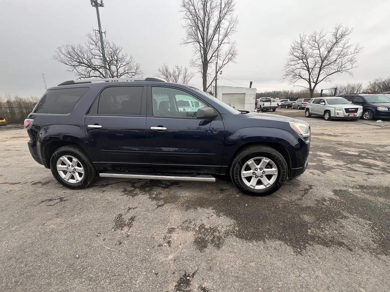Used 2015 GMC Acadia SLE image 4
