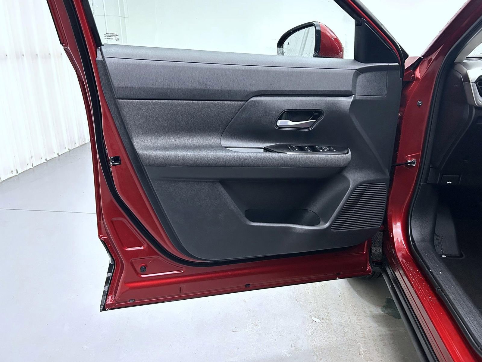 Certified 2025 Nissan Kicks SV image 9