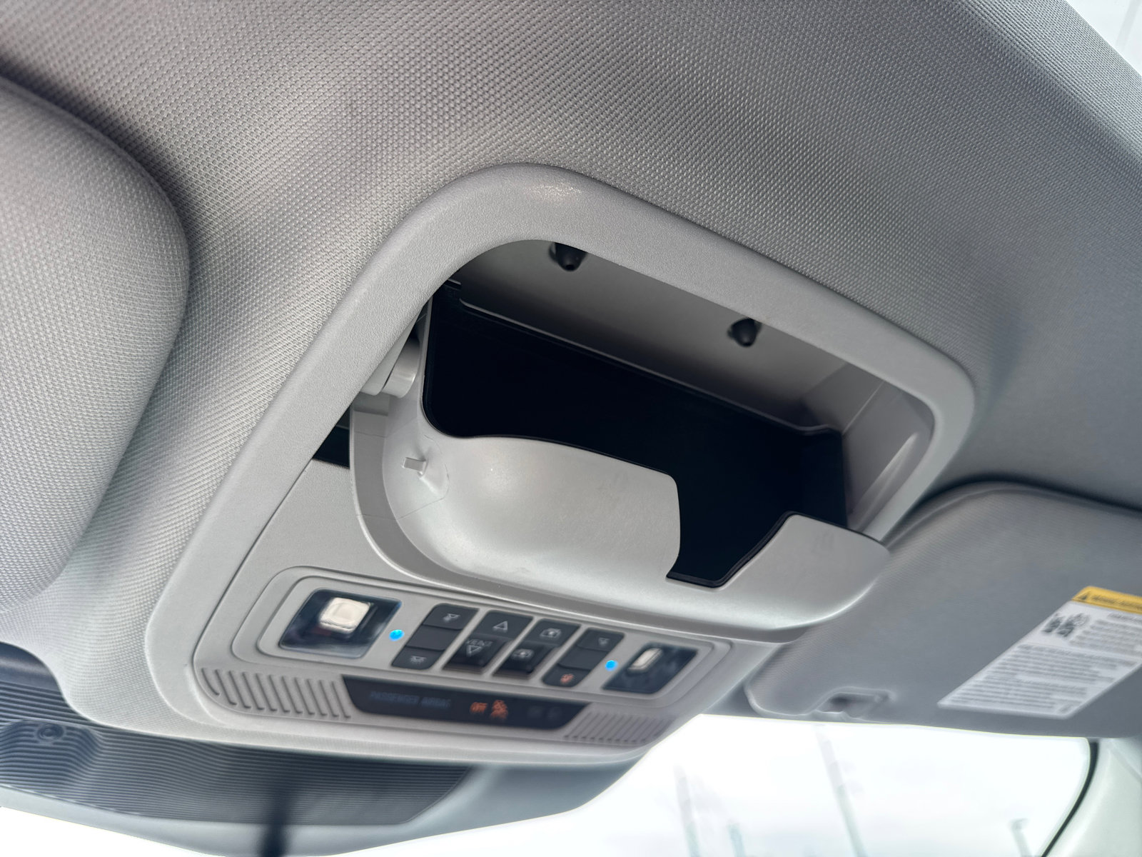 Used 2022 Ford Explorer XLT w/ Equipment Group 202A image 31