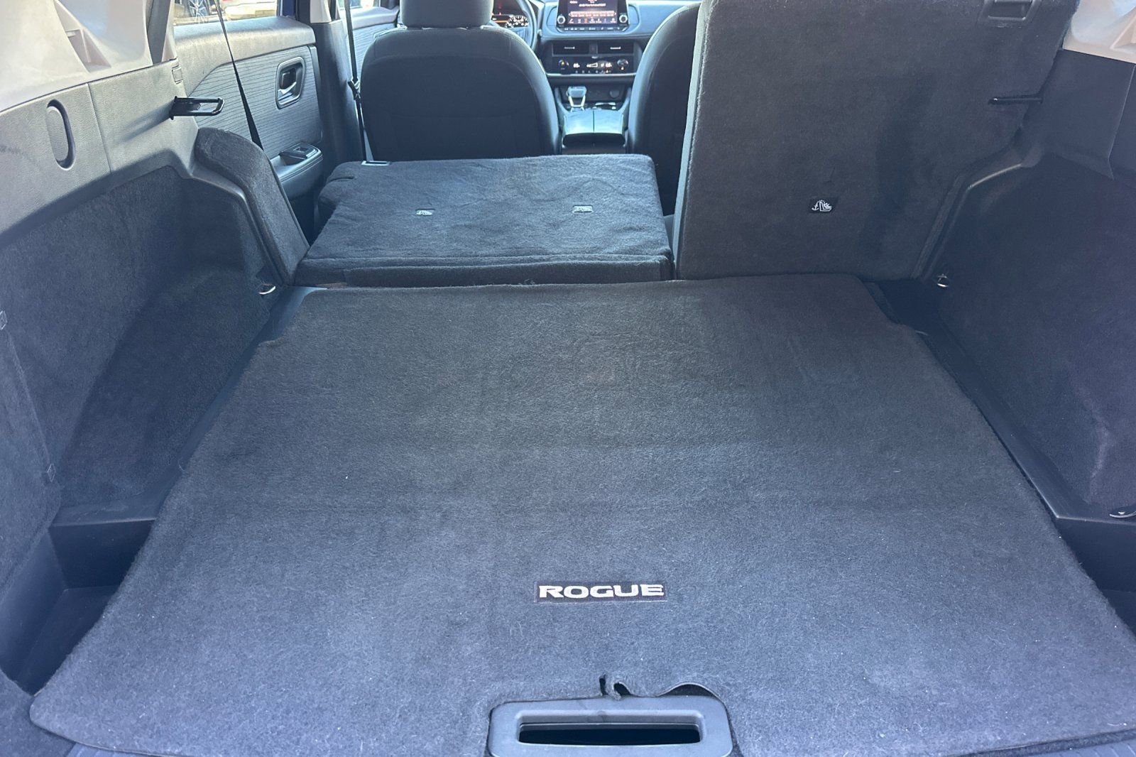 Used 2023 Nissan Rogue SV image 17