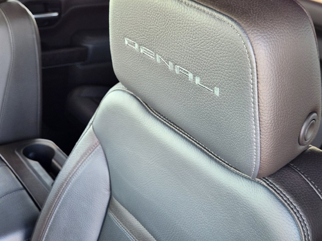 Used 2022 GMC Sierra 1500 Denali w/ Driver Alert Package II AWD/4WD image 15