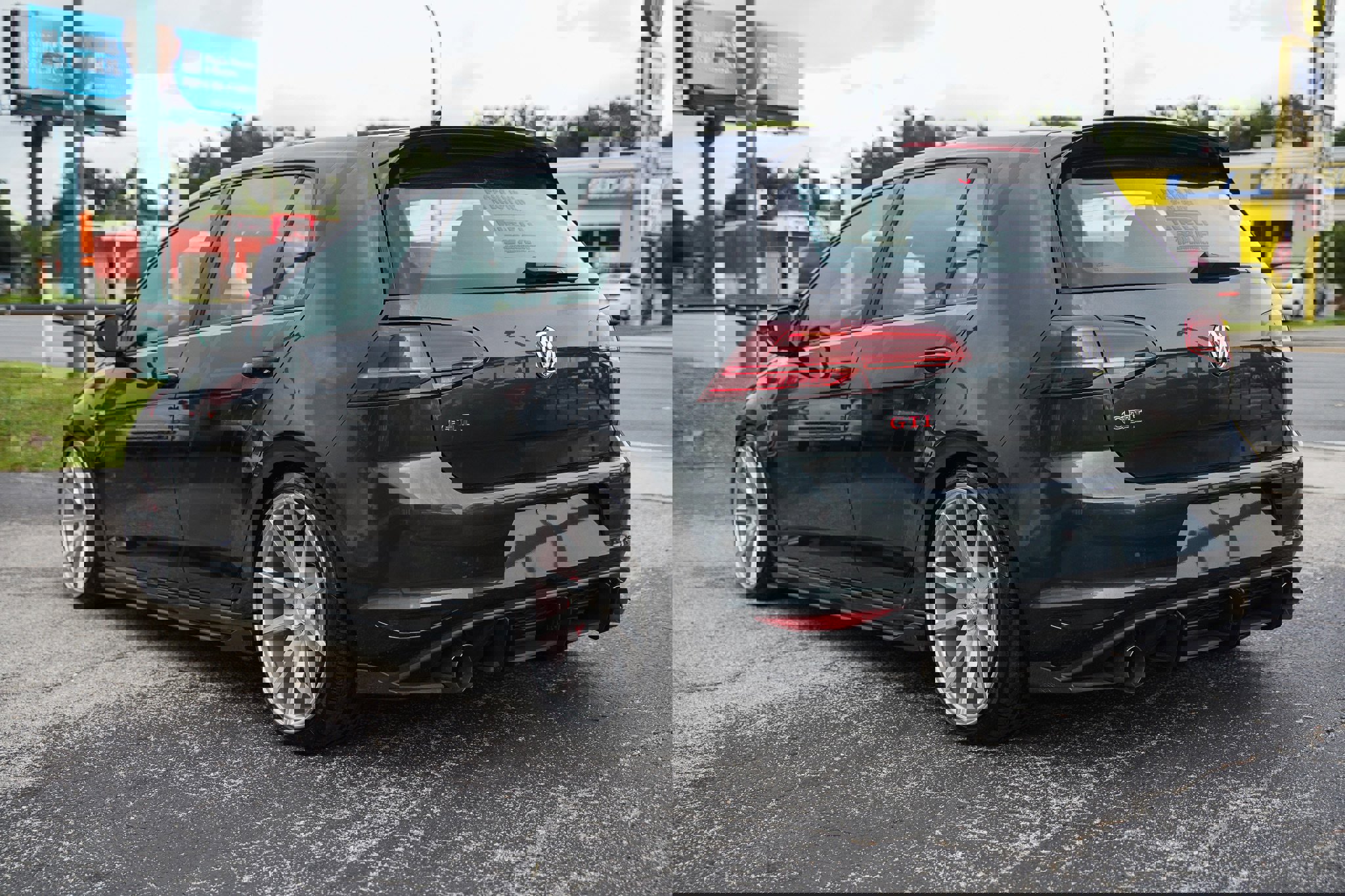 Used 2017 Volkswagen GTI Autobahn image 10