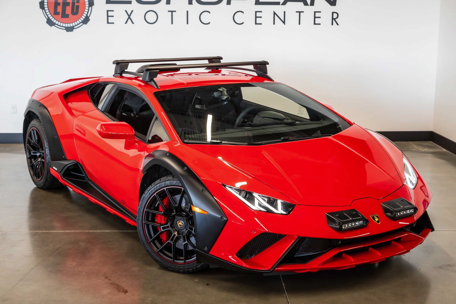 Used 2024 Lamborghini Huracan Sterrato AWD/4WD image 2