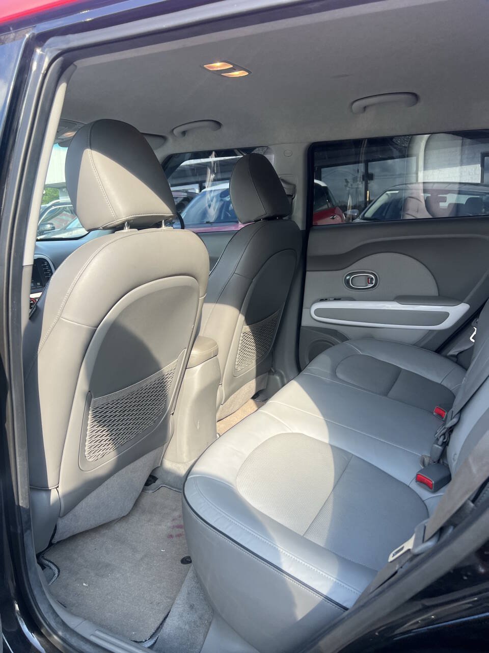 Used 2017 Kia Soul EV + FWD image 24