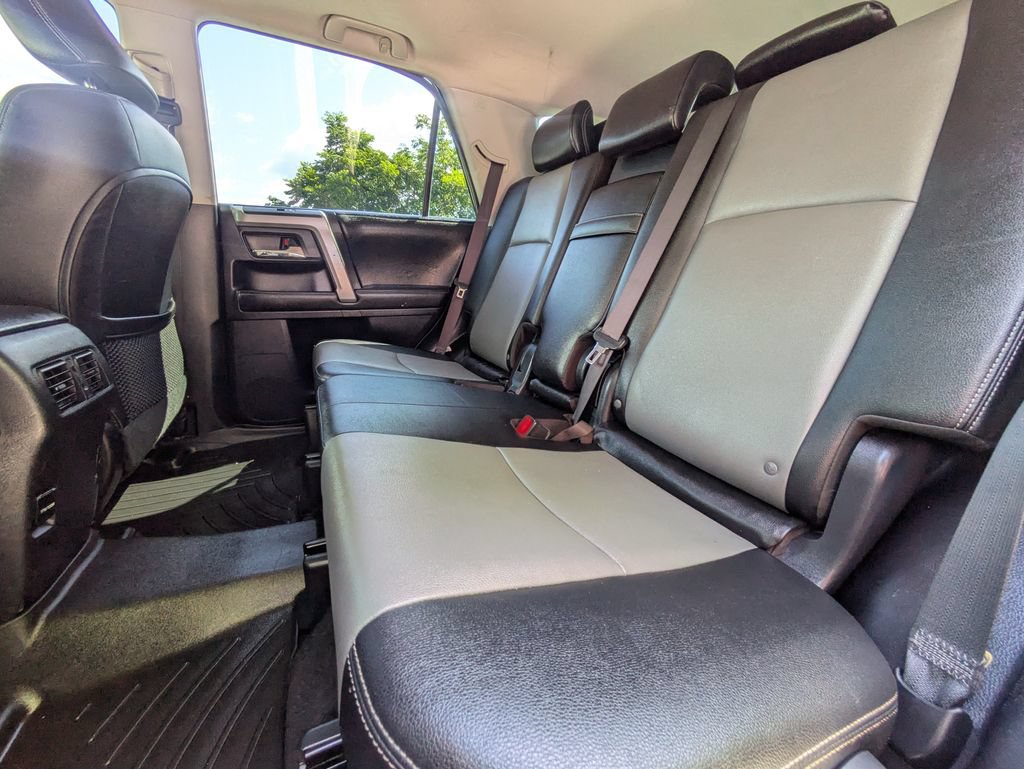 Used 2017 Toyota 4Runner SR5 Premium RWD image 12