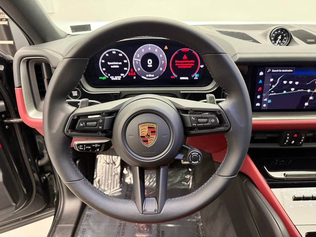 Used 2025 Porsche Cayenne S image 12