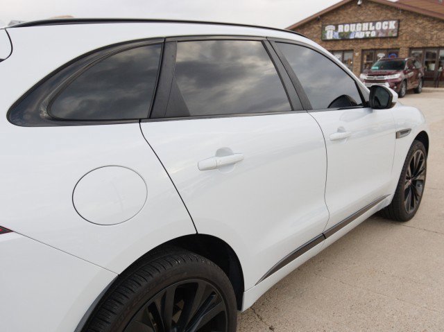 Used 2017 Jaguar F-PACE S image 9