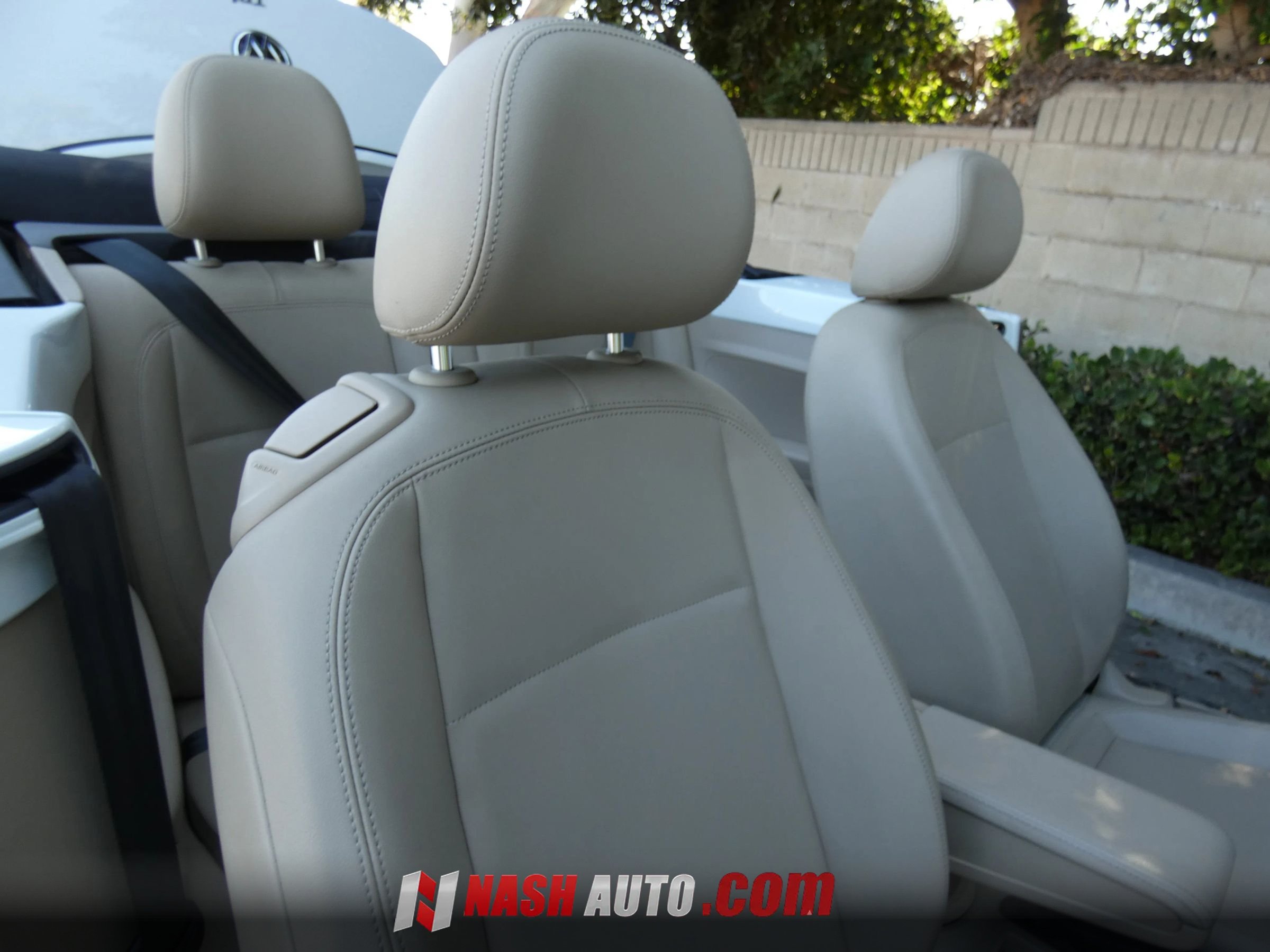 Used 2014 Volkswagen Beetle TDI FWD image 31